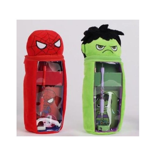 Astuccio Marvel in peluche con accessori